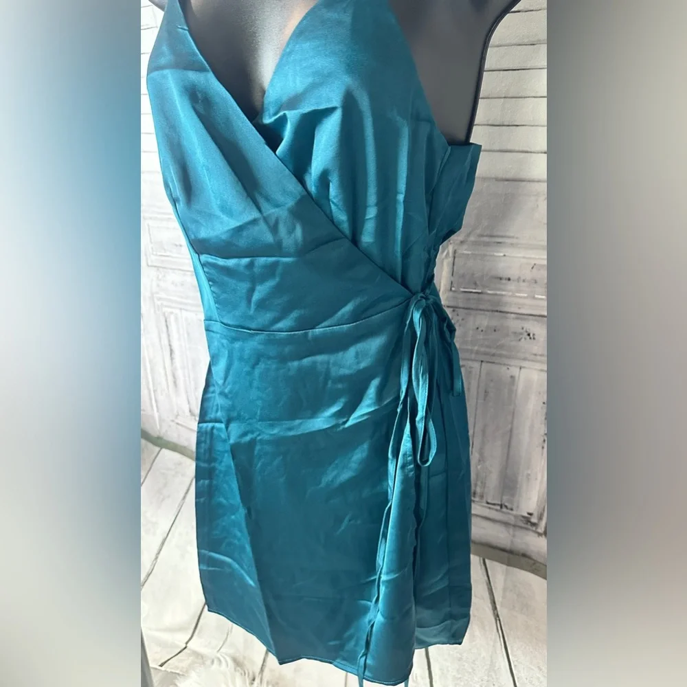 All things nice wrap dress - Picture 4 of 9